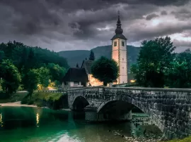 Descubriendo Eslovenia: Historia, idioma y turismo en su capital y más allá