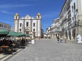 Descubriendo el encanto del Barrio Alto de Lisboa: guía imprescindible para locales y turistas